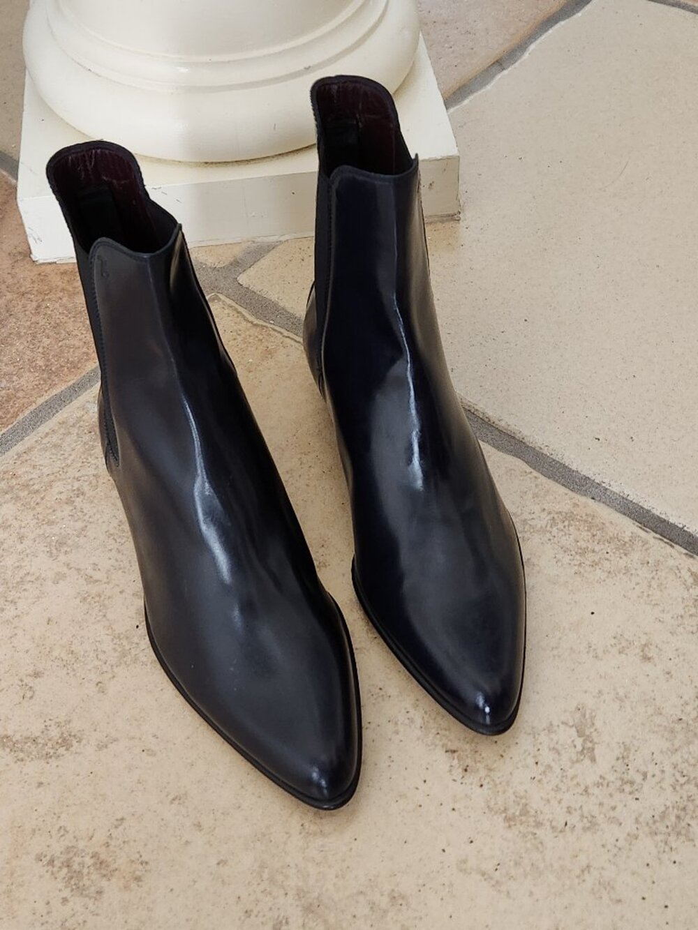 Tod's chelsea boots women